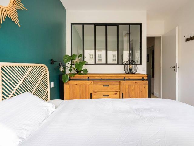 Bright furnished appartment Paris 18, Paris Amsterdam Apartments for Rent