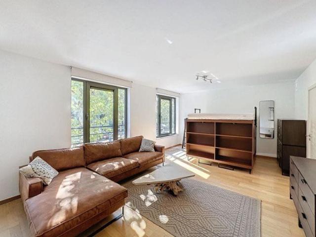 Bright furnished 56 m² studio Thurn & Taxis