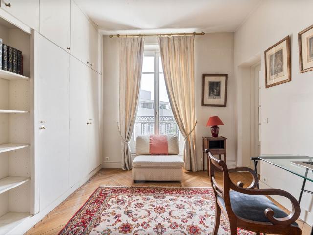 Bright Haussmann Apartment with Open Views, Paris Amsterdam Apartments for Rent