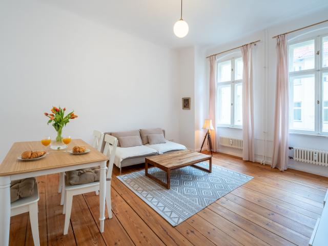Bright One Bedroom Apartment in the Heart of Berlin Friedrichshain