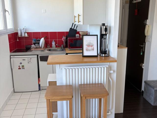 Bright One Bedroom Apartment with Large Terrace – Paris 13 Butte aux Cailles / Tolbiac, Paris Amsterdam Apartments for Rent