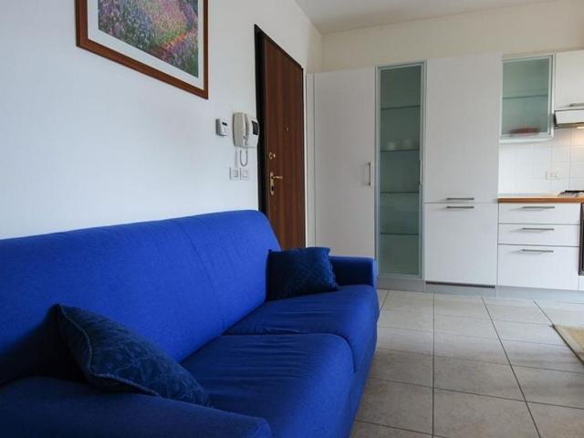 Bright One Bedroom Apartment with Terrace in Bologna, Bologna Amsterdam Apartments for Rent