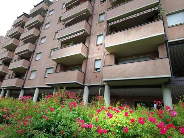 Bright One Bedroom Apartment with Terrace in Bologna, Bologna Amsterdam Apartments for Rent