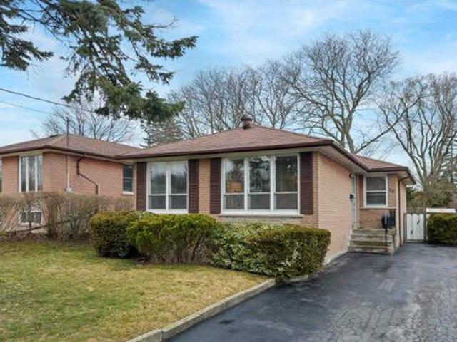 BRIGHT OPEN CONCEPT 3 2 BEDROOM BUNGALOW READY TO MOVE IN