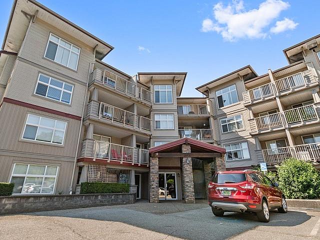 Bright & Modern 2 Bedroom Condo Close To Downtown