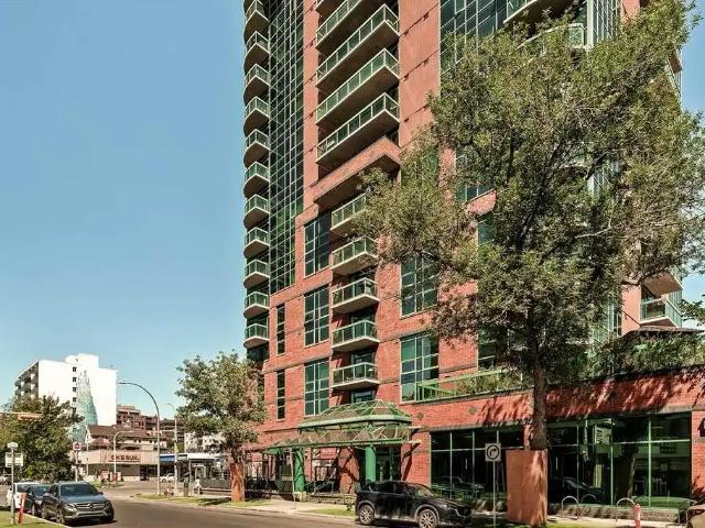 Bright Southwest Corner Unit — 2 Bed, 2 Bath, Parking — Steps to 17th Ave