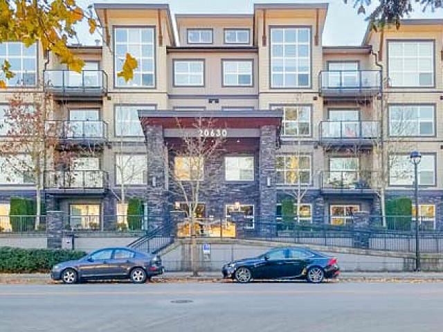 Bright South facing Unit!
