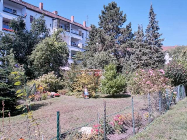 Bright single bedroom in a 3 bedroom apartment near U Grenzallee Berlin transport stop