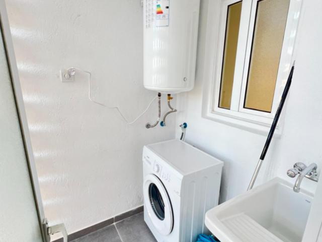 Bright single bedroom in shared flat in La Florida