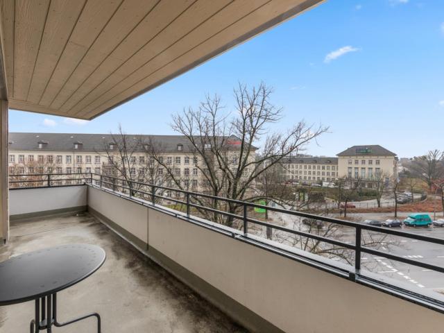 Bright single bedroom with balcony in Charlottenburg