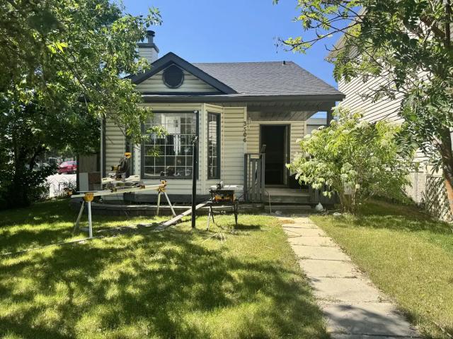 Bright & Spacious 3 Bed, 1 Bath Upper Suite – FULLY RENOVATED