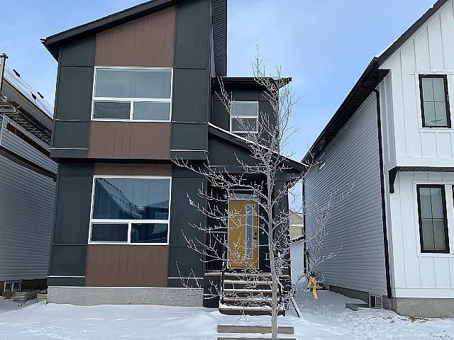 Bright & Spacious 1 bedroom Basement Suite With Private Entrance