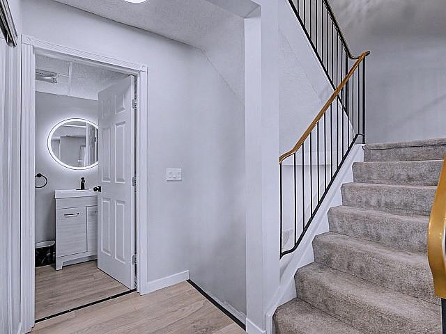 Bright, Spacious, 2 Bed Townhouse For Rent