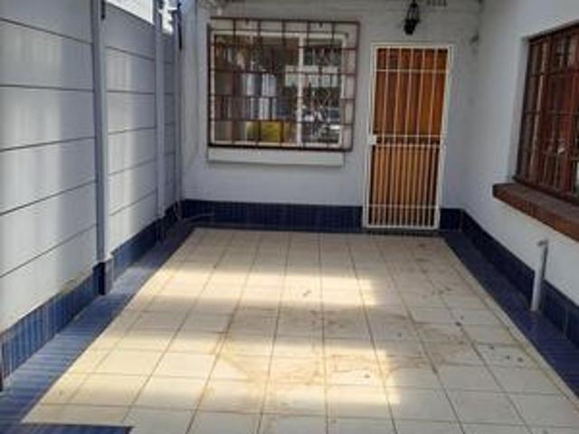 bright, spacious cottage to let