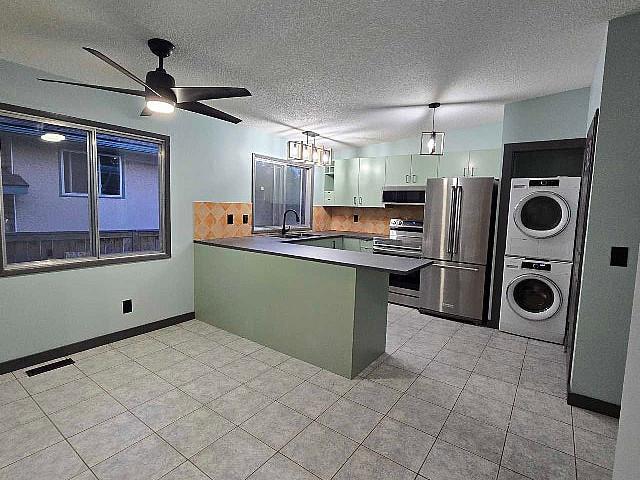 Bright, Spacious & Cozy 3 Bedrm, 1 Bath