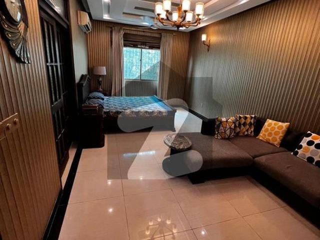 Bright & Spacious Apartment In DHA Phase 6