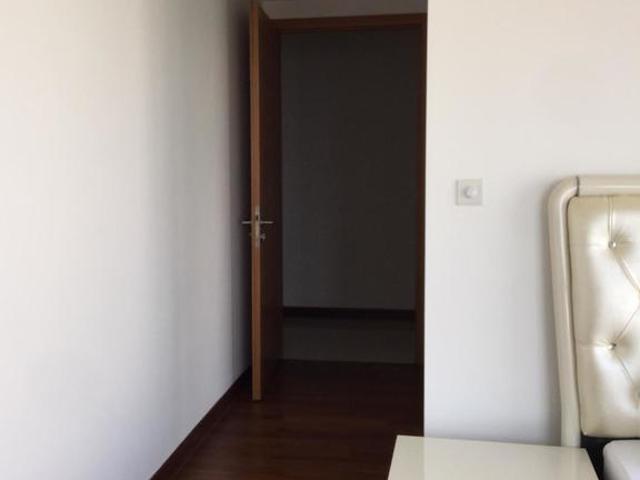 Bright / Spacious Big Master room. Raffles place MRT. Heart of the CBD