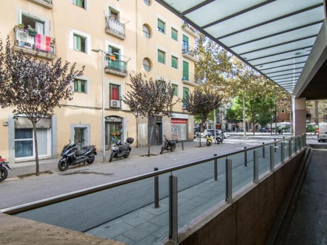 Bright studio apartment in typical El Raval