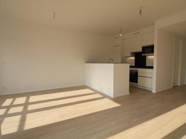 Bright Studio in new construction