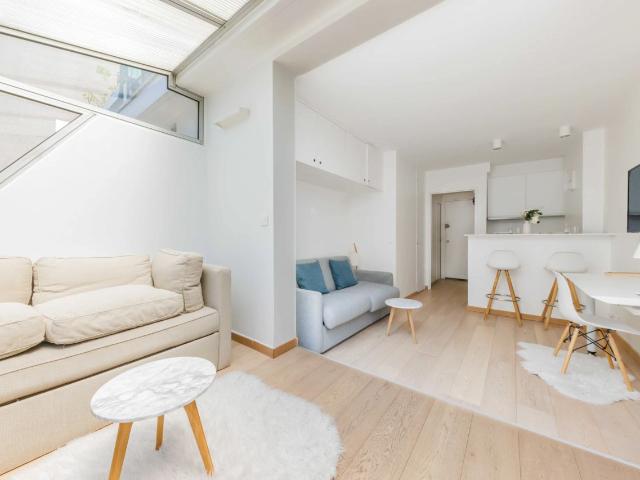 Bright studio le Marais, Paris Amsterdam Apartments for Rent