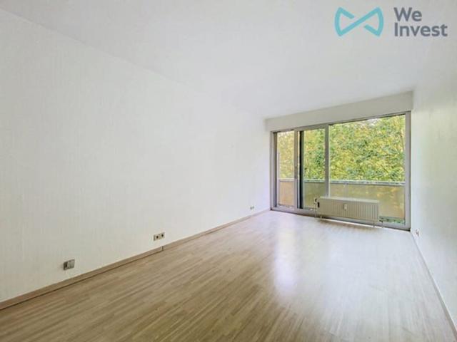 Bright studio with a terrace!