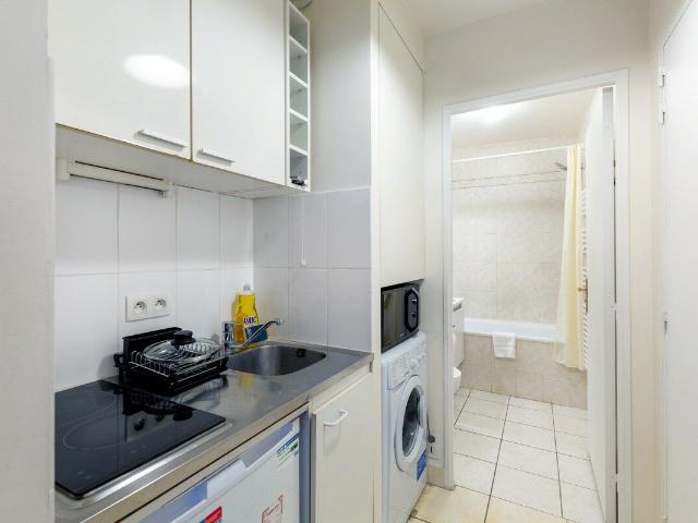 Bright Studio with AC near Parc Monceau
