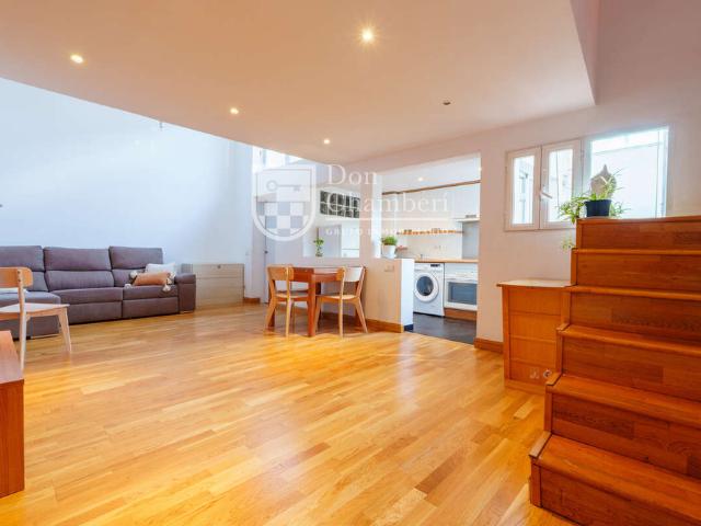 Bright Penthouse with Private Terrace in Malasaña