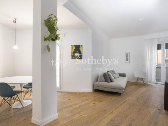 Bright penthouse with terrace in the Parioli neighbourhood