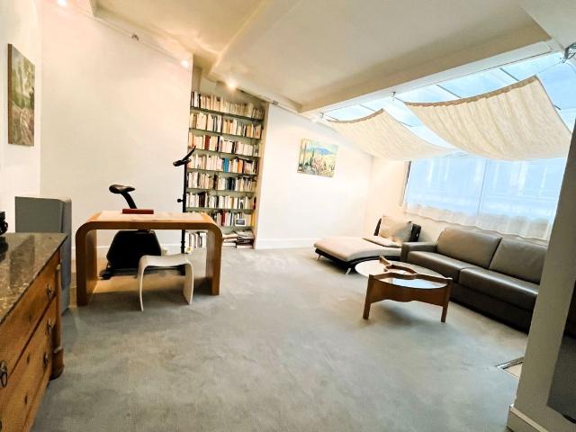 Bright, quiet top floor apartment, Paris Amsterdam Apartments for Rent