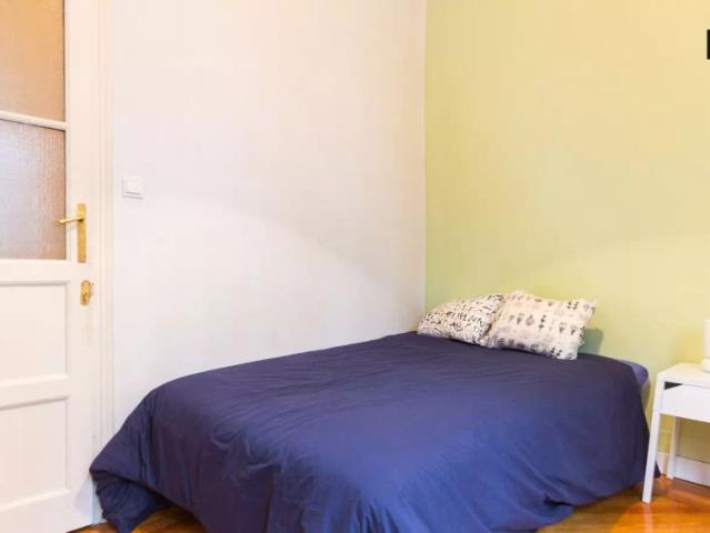 Bright room with independent key in shared apartment, Puerta del Sol