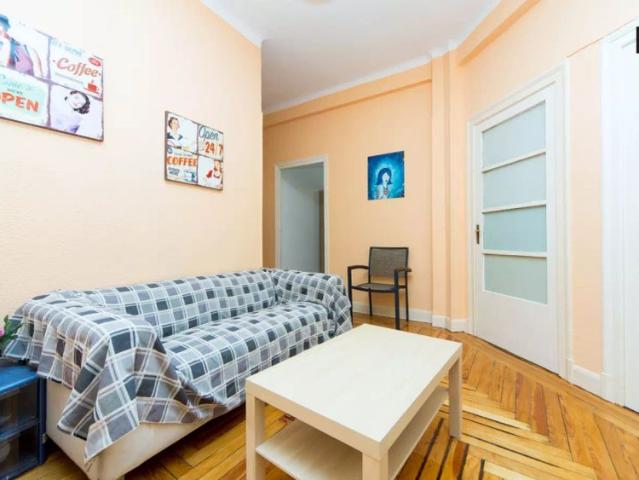 Bright room with window in shared apartment, Chueca