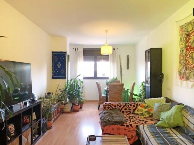 Bright room for rent in 3 bedroom apartment in Getafe