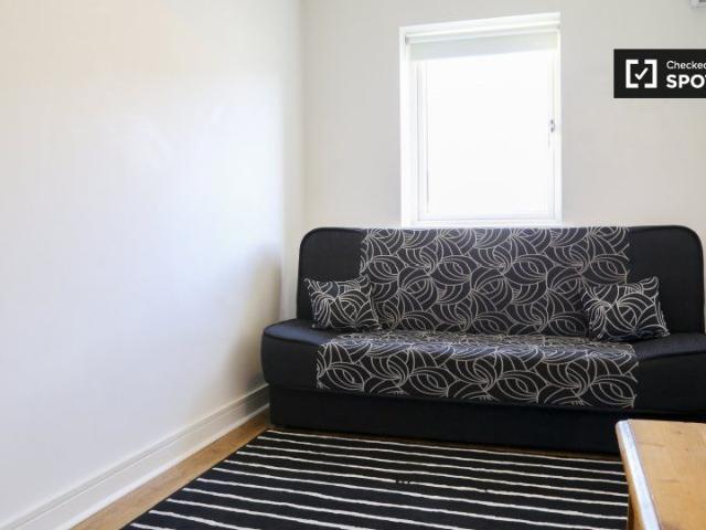Bright room in 3 bedroom house in Donaghmede, Dublin