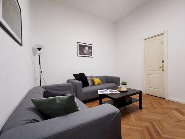 Bright room in central Madrid
