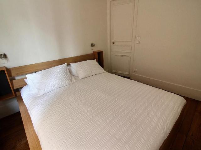 Bright renovated apartment in the heart of Paris, Paris Amsterdam Apartments for Rent