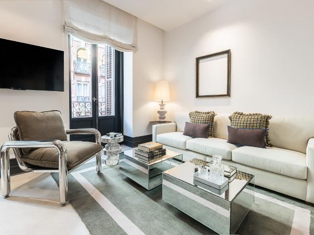 Bright two bedroom apartment in the Justicia area