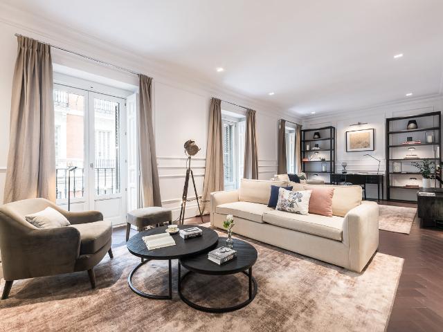 Bright two bedroom apartment in the Justicia neighborhood