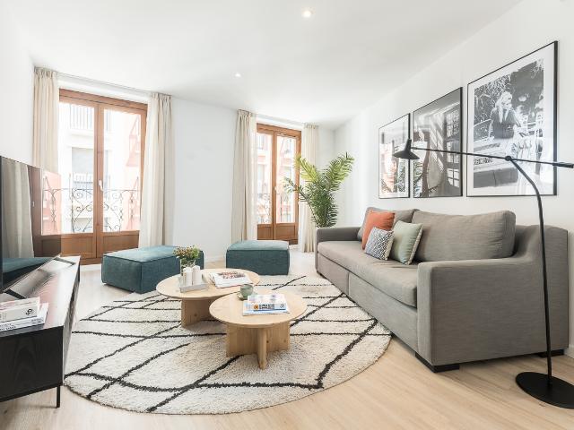 Bright two bedroom apartment in Trafalgar