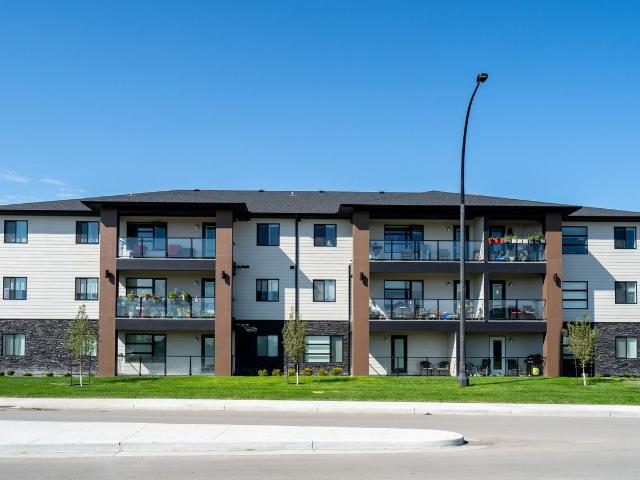Brighton Heights 2 Bedroom Apartment for Rent at 4 Brighton Lane, Steinbach, MB R5G 2X1