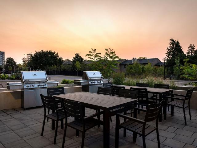 Brightstone 1 Bedroom Apartment for Rent at 6570 Glen Erin Dr, Mississauga, ON L5N 0H4 Meadowvale