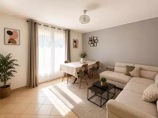 Brignoles 83170 Achat / Vente appartement 4 pièces t4 au dernier étage cave