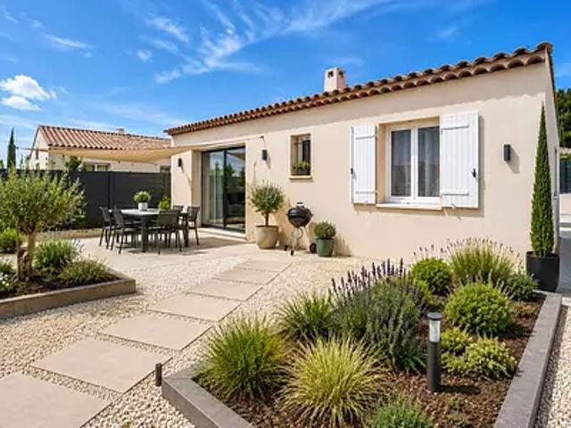 Brignoles 83170 Achat / Vente maison 5 pièces t5 au dernier étage parking