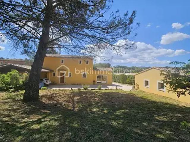 Brignoles 83170 Achat / Vente maison 7 pièces t7 piscine terrasse