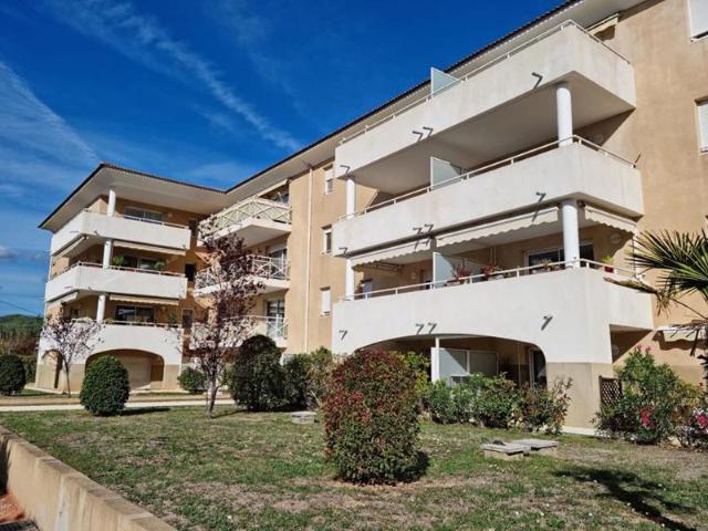 Brignoles Centre Appartement 2 pièce s avec terrasse