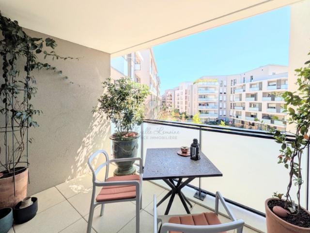 Brignais Appartement T3 récent avec balcon et garage doubl