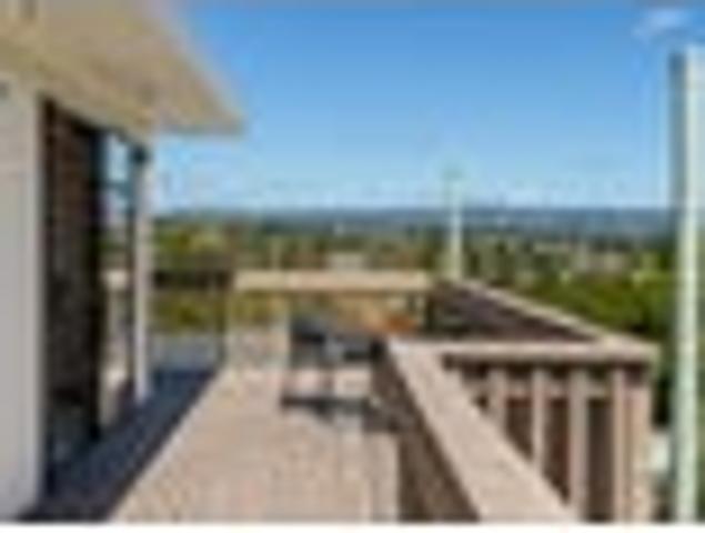 Huge garaging, home and views