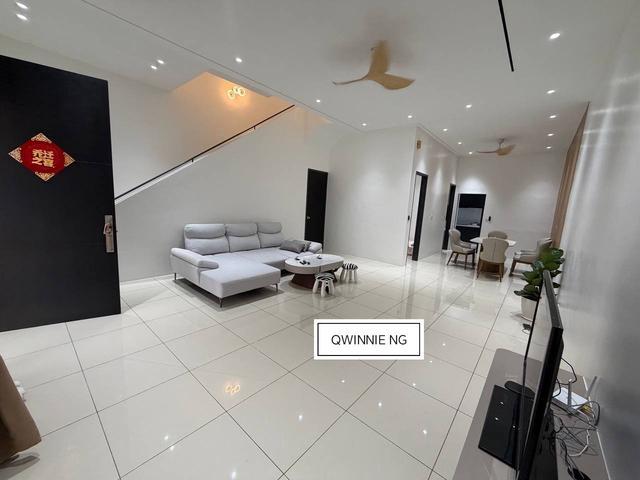 BRING BAG STAY IN 2storey gated renovated furnished Simpang Ampat Sale