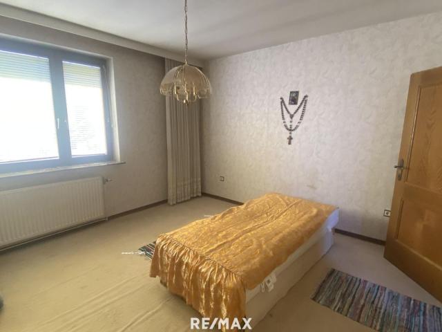 BRING MICH ZUM STRAHLEN! Sanierungsbedürftiges Wohnhaus mit zwei Wohneinheiten und besonderem Flair!