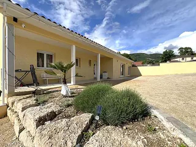 Briord 01470 Achat / Vente maison 5 pièces t5 au dernier étage terrasse