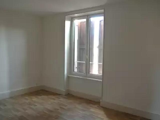 Brioude 43100 Location appartement 3 pièces t3 au dernier étage